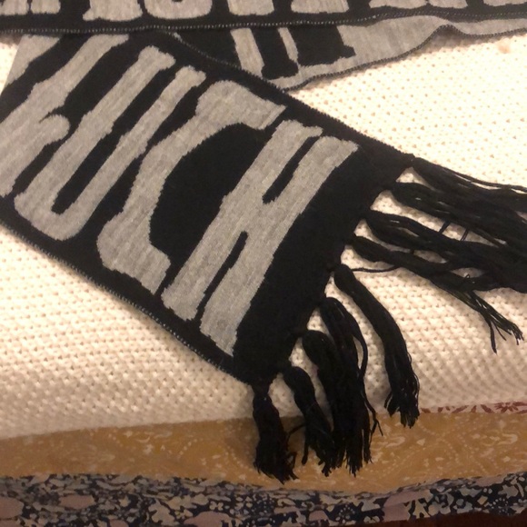 Lucky Brand “Live in Love Live in Luck” scarf - Picture 2 of 5